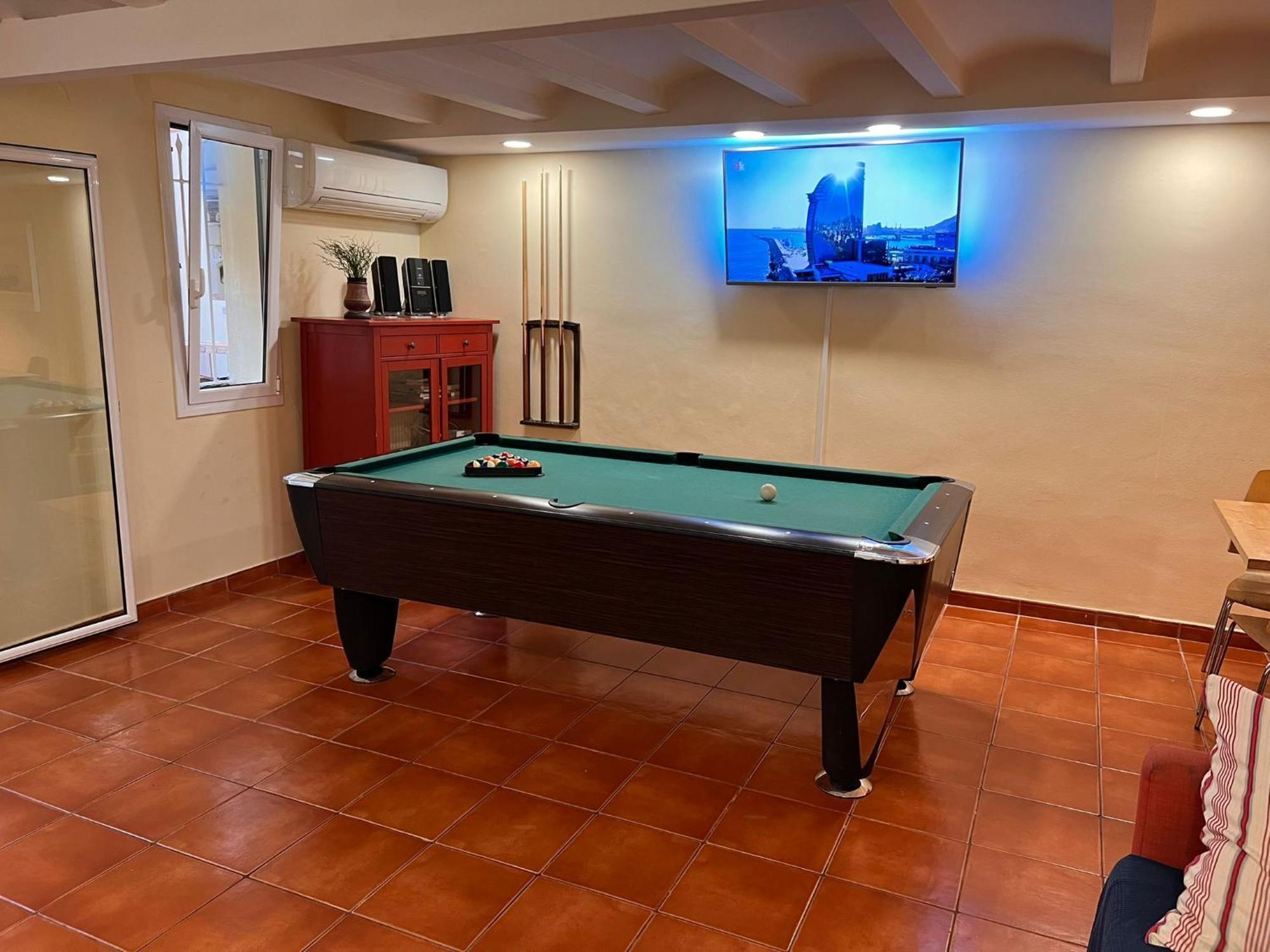 Ramblas Duplex 4br Terrace Pool Table & Ping Pong * Barcelona